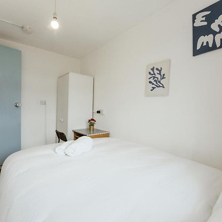 Upton Park Bedrooms 25 Min To Central London Eksteriør billede