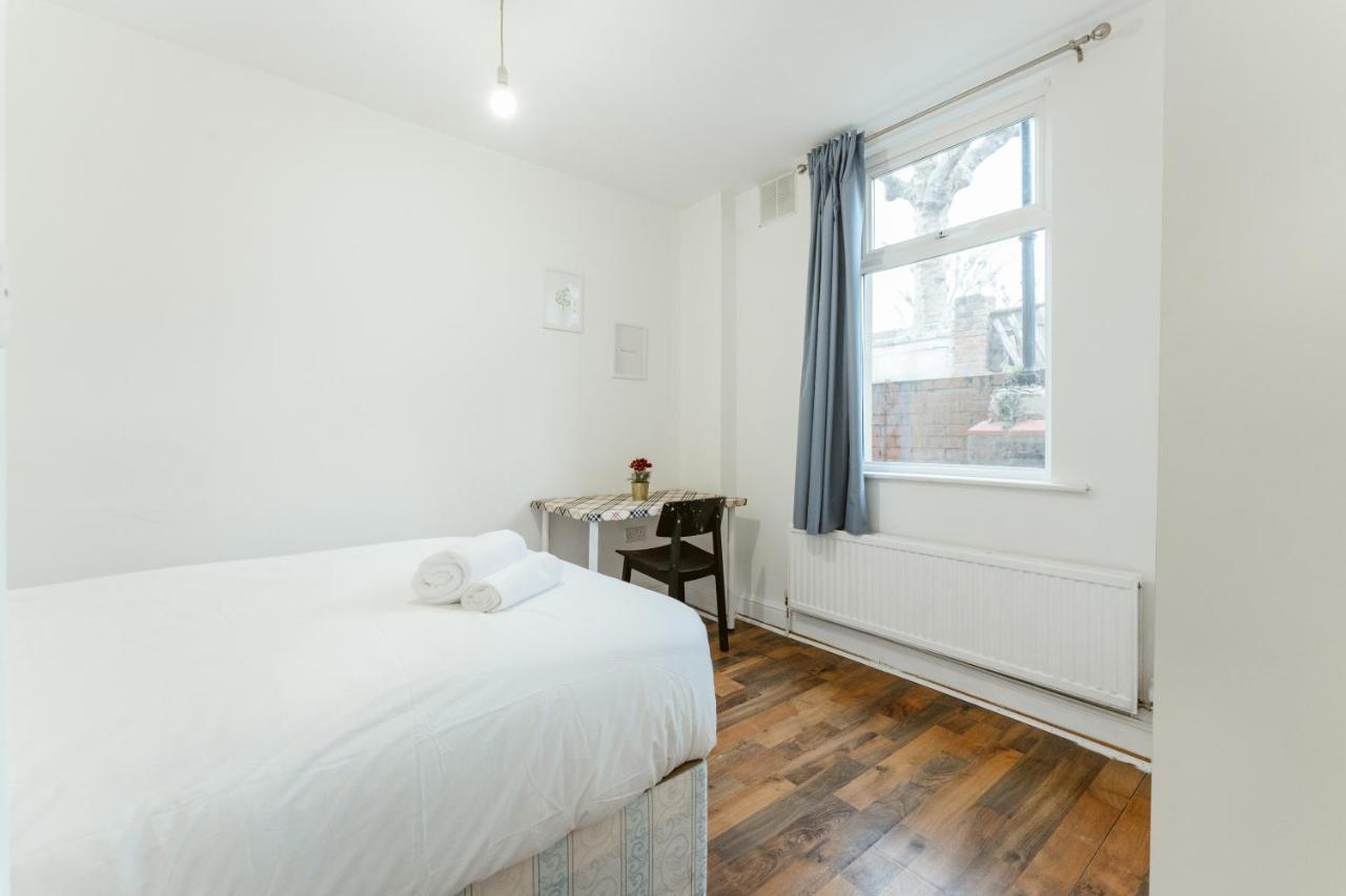 Upton Park Bedrooms 25 Min To Central London Eksteriør billede