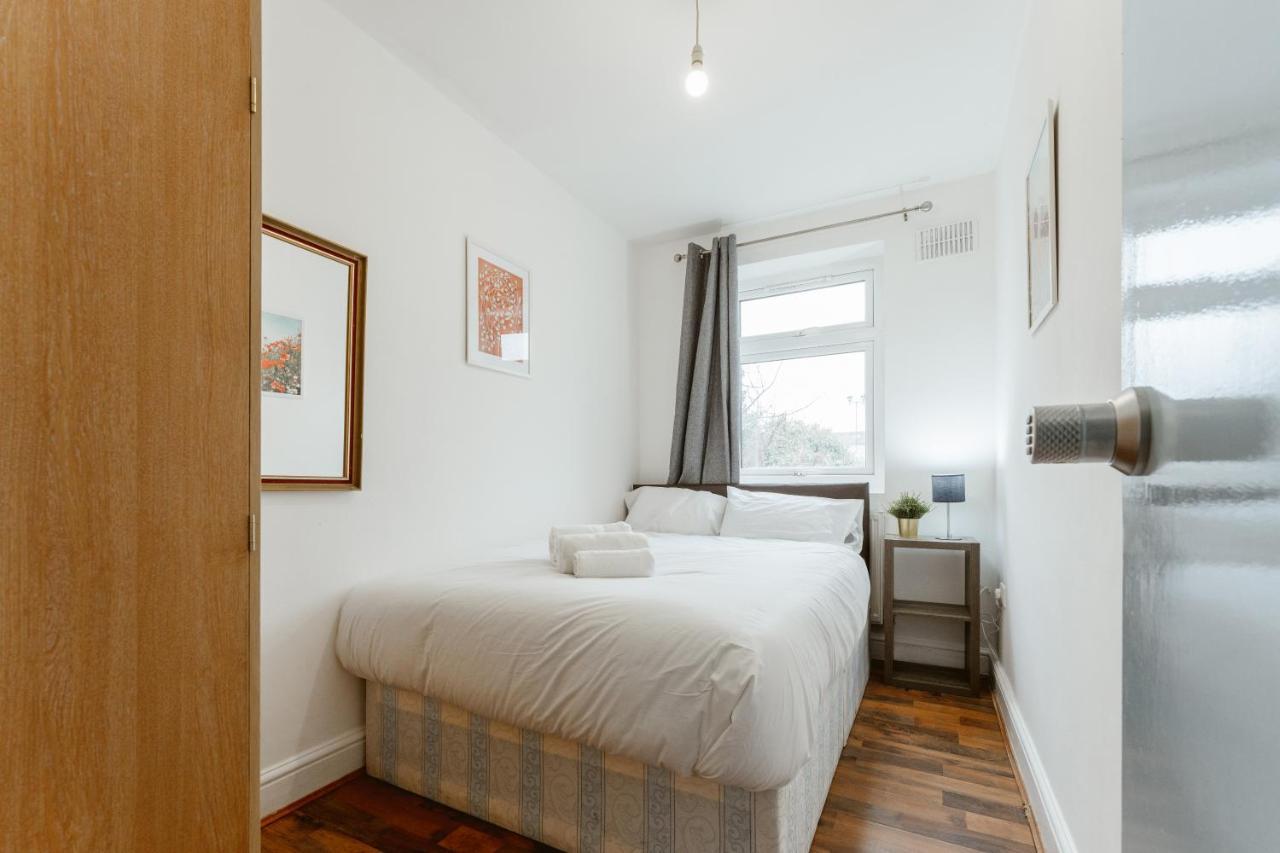 Upton Park Bedrooms 25 Min To Central London Eksteriør billede